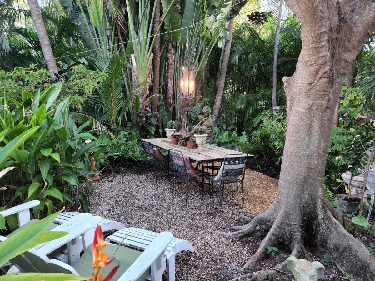 Chateau Gardens Hotel Lake Worth Beach Buitenkant foto